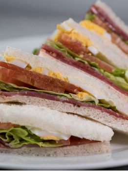 SANDWICHES DE JAMON CRUDO OLIMPICO