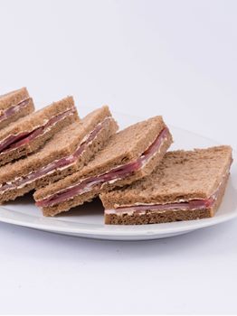 SANDWICHES DE JAMON CRUDO