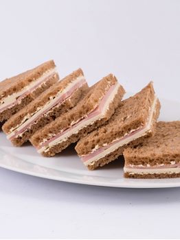 SANDWICHES MIXTOS JAMON Y QUESO