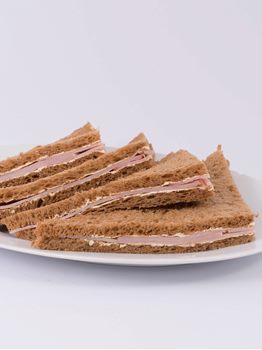 SANDWICHES DE JAMON